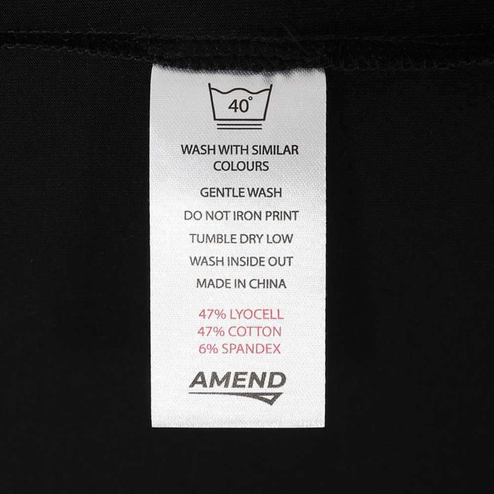 black t-shirt label